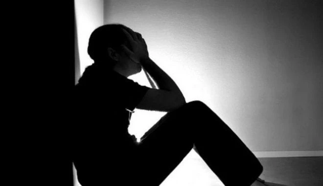 Στον ανακριτή ο 43χρονος που βίαζε τη 13χρονη αφού πρώτα νάρκωνε τον πατέρα της